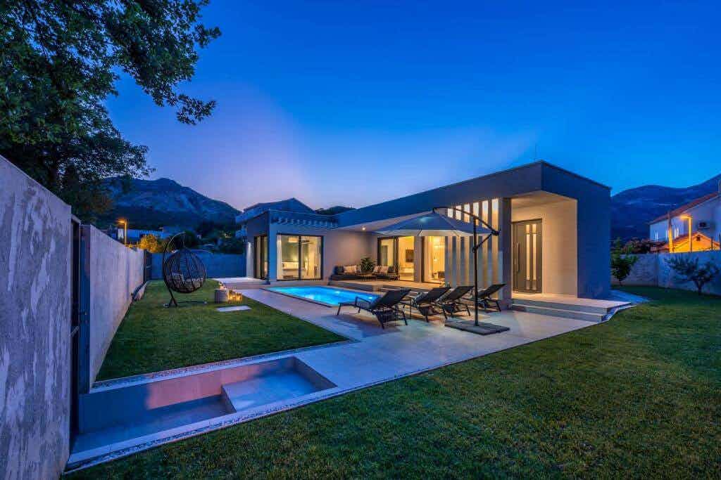 Luxury Oasis Villa